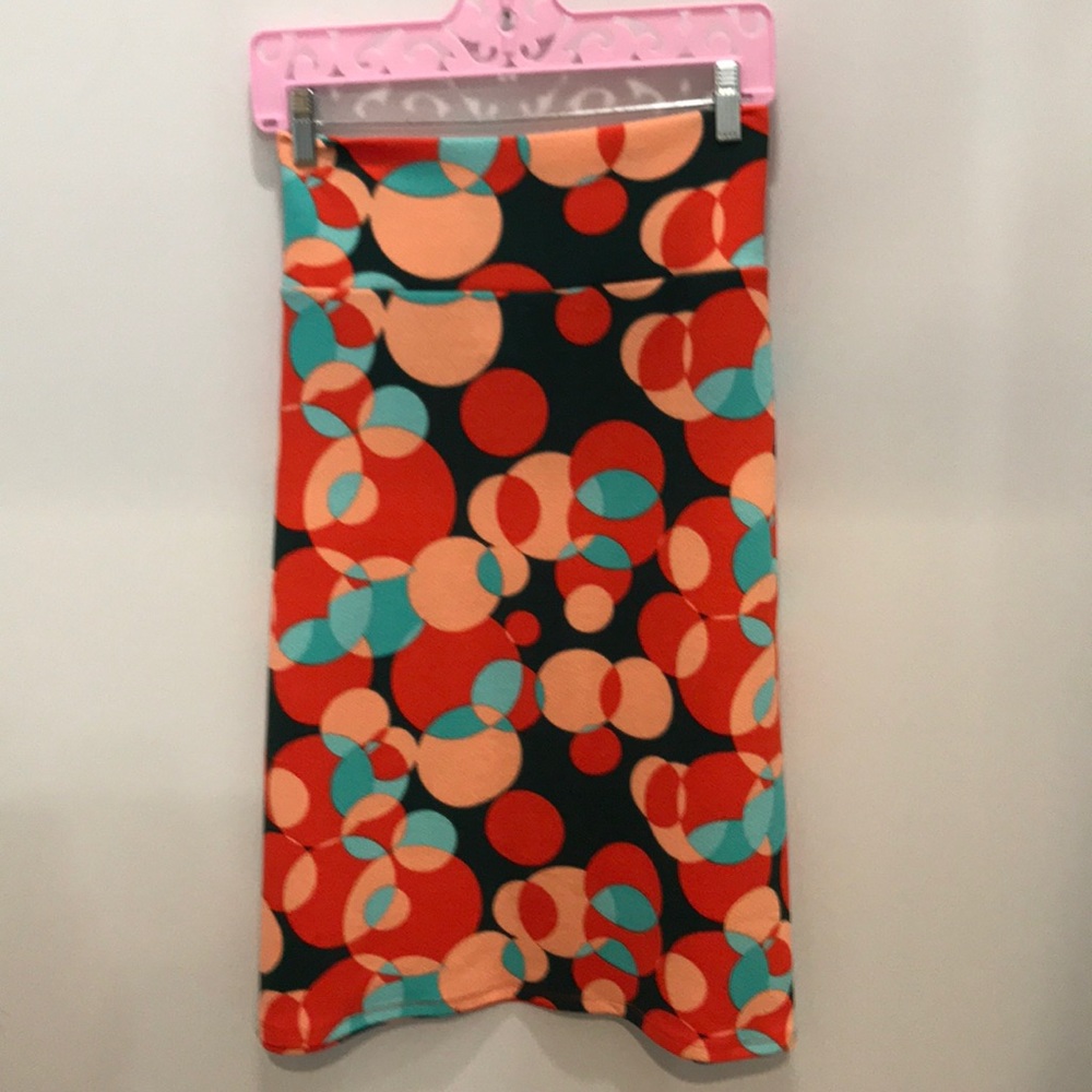 Lularoe Cassie skirt.